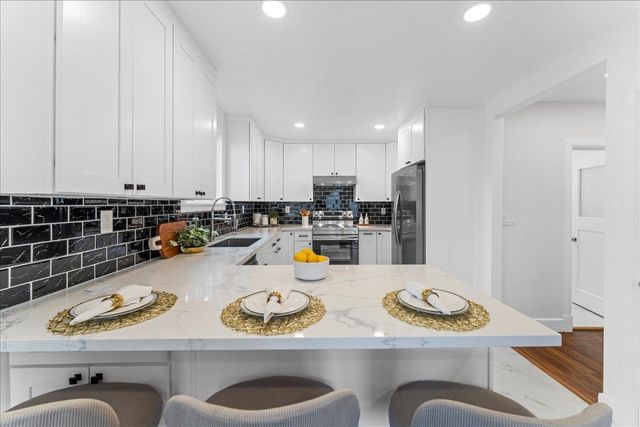 2717 Mabel St, Berkeley, CA 94702