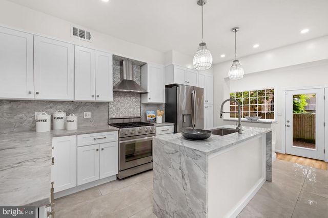 116 S PITT ST, Alexandria, VA 22314