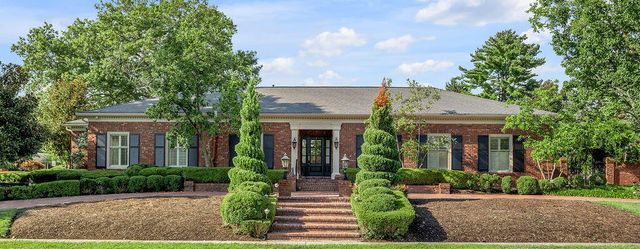 1401 Pendennis Circle, Lexington, KY 40502