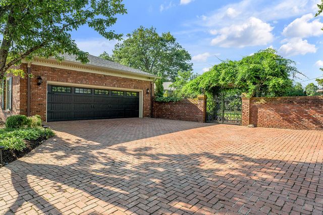 1401 Pendennis Circle, Lexington, KY 40502