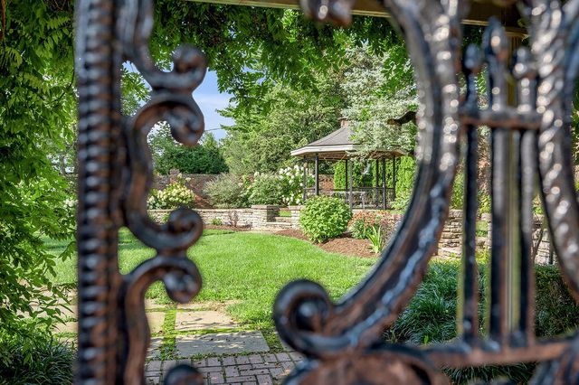 1401 Pendennis Circle, Lexington, KY 40502