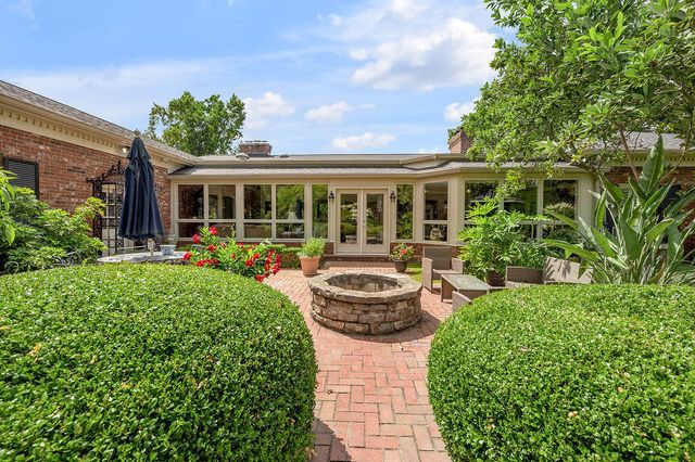 1401 Pendennis Circle, Lexington, KY 40502