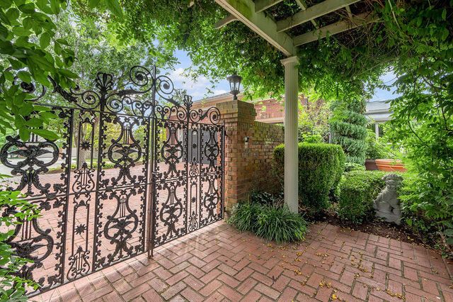 1401 Pendennis Circle, Lexington, KY 40502