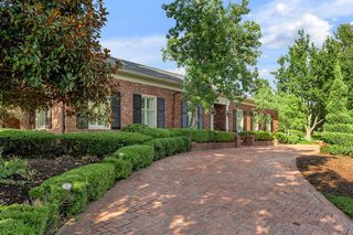 1401 Pendennis Circle, Lexington, KY 40502