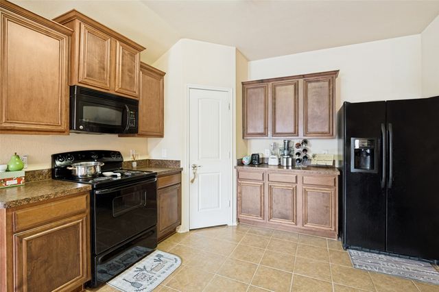 800 Canyon Place, Desoto, TX 75115