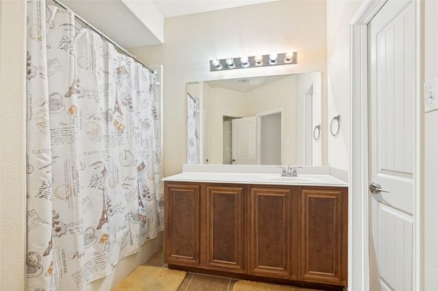800 Canyon Place, Desoto, TX 75115