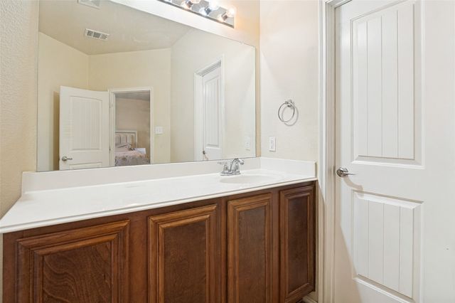 800 Canyon Place, Desoto, TX 75115
