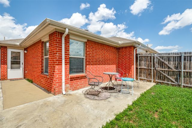 800 Canyon Place, Desoto, TX 75115