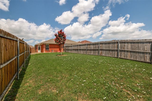 800 Canyon Place, Desoto, TX 75115