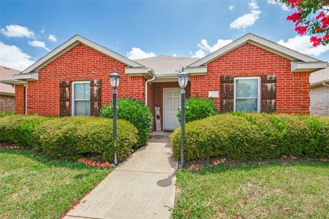 800 Canyon Place, Desoto, TX 75115