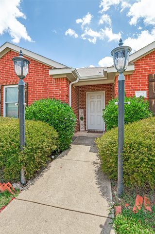 800 Canyon Place, Desoto, TX 75115