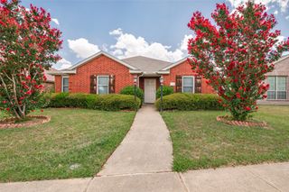800 Canyon Place, Desoto, TX 75115