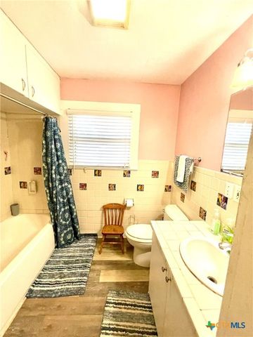 109 E Heard Street, Ganado, TX 77962