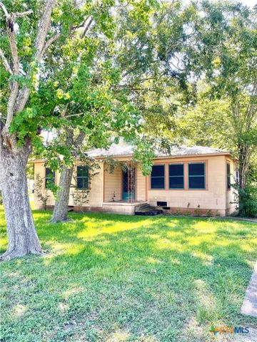 109 E Heard Street, Ganado, TX 77962