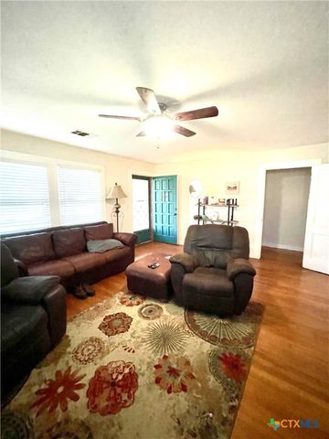 109 E Heard Street, Ganado, TX 77962