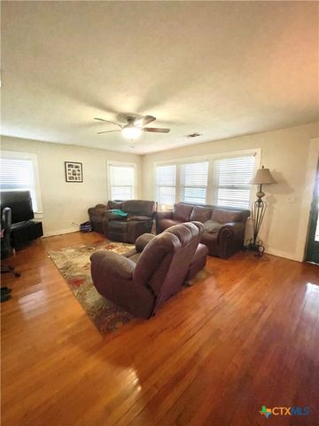 109 E Heard Street, Ganado, TX 77962