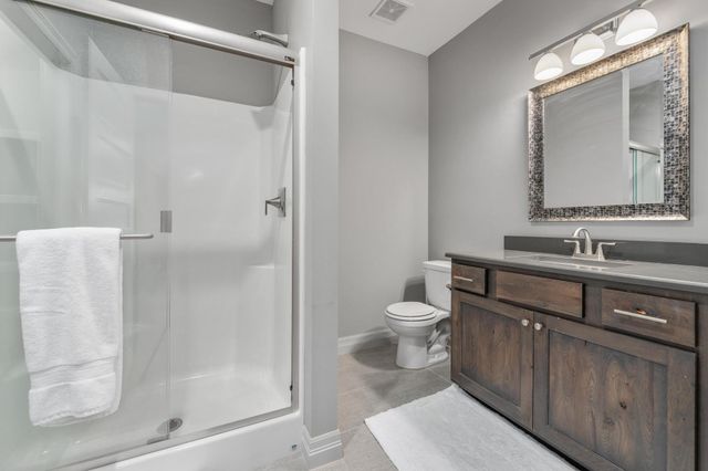 1619 N Lakeside Dr, Andover, KS 67002