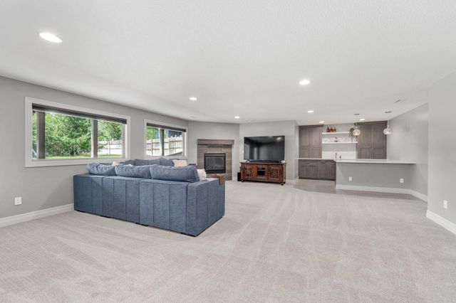 1619 N Lakeside Dr, Andover, KS 67002