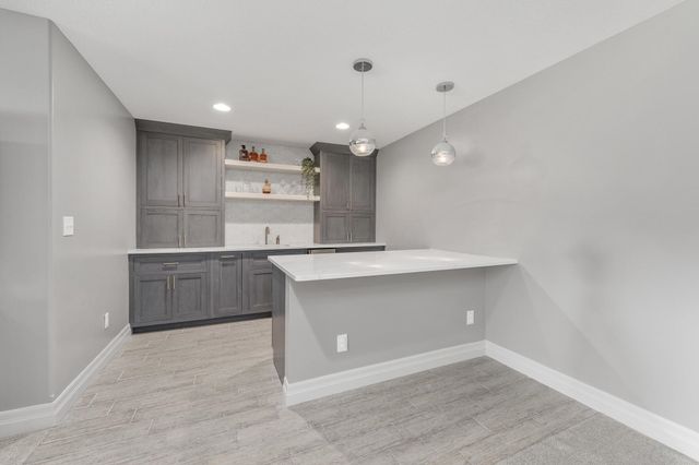 1619 N Lakeside Dr, Andover, KS 67002