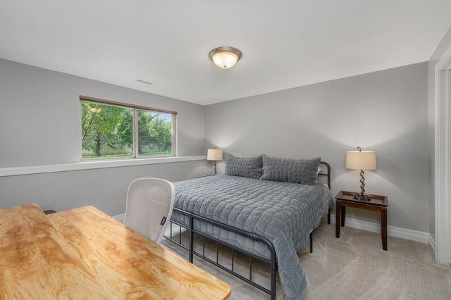 1619 N Lakeside Dr, Andover, KS 67002