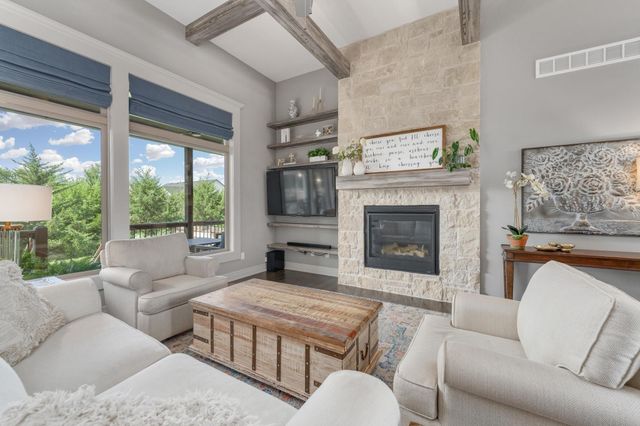 1619 N Lakeside Dr, Andover, KS 67002