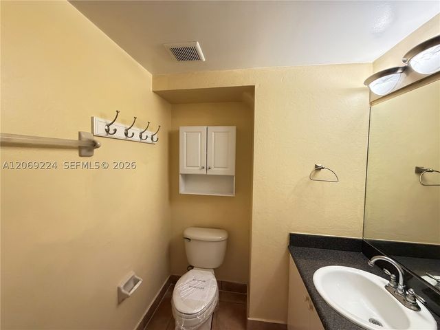 7250 NW 177th St 203-16, Hialeah, FL 33015