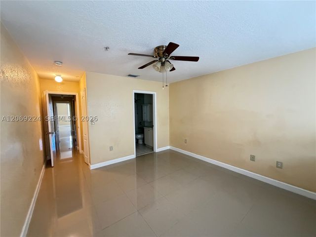 7250 NW 177th St 203-16, Hialeah, FL 33015