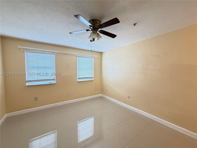 7250 NW 177th St 203-16, Hialeah, FL 33015