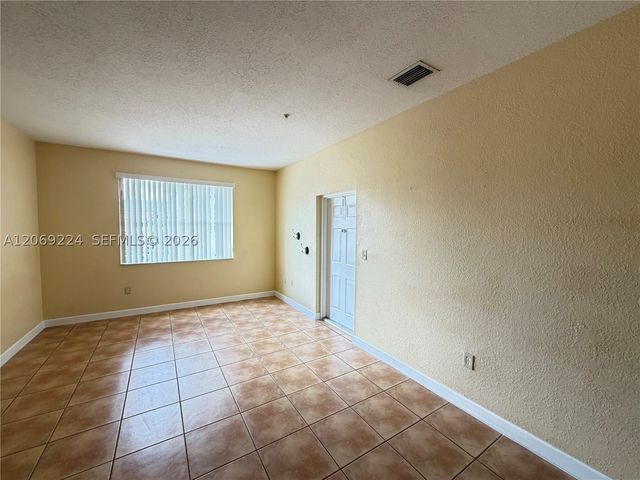 7250 NW 177th St 203-16, Hialeah, FL 33015