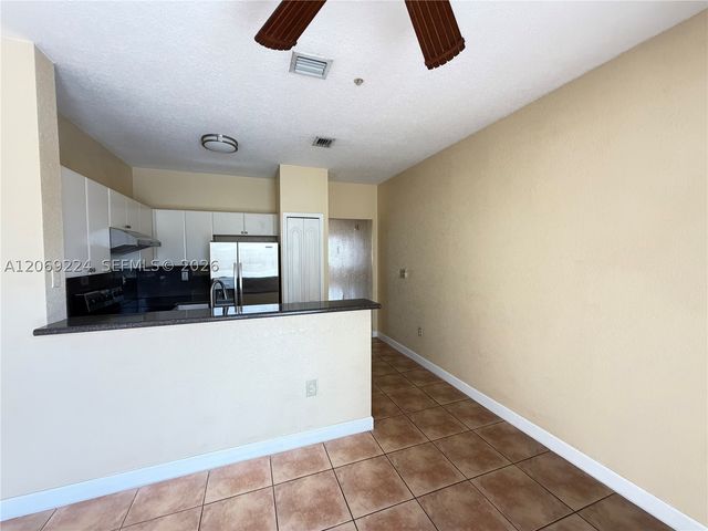 7250 NW 177th St 203-16, Hialeah, FL 33015