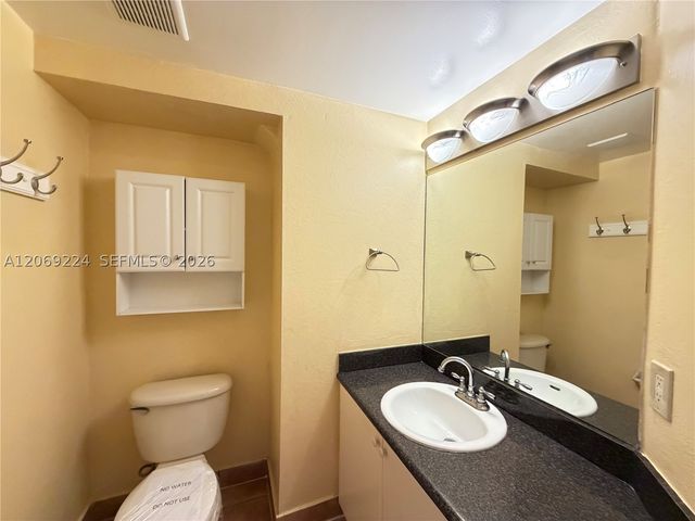 7250 NW 177th St 203-16, Hialeah, FL 33015