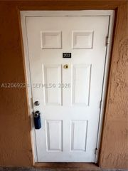 7250 NW 177th St 203-16, Hialeah, FL 33015