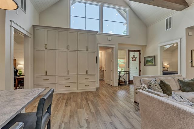 26327 Jacks Barn Rd, Montgomery, TX 77316