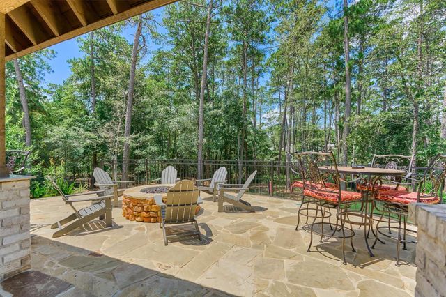 26327 Jacks Barn Rd, Montgomery, TX 77316