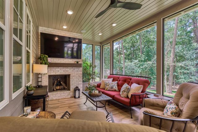 26327 Jacks Barn Rd, Montgomery, TX 77316