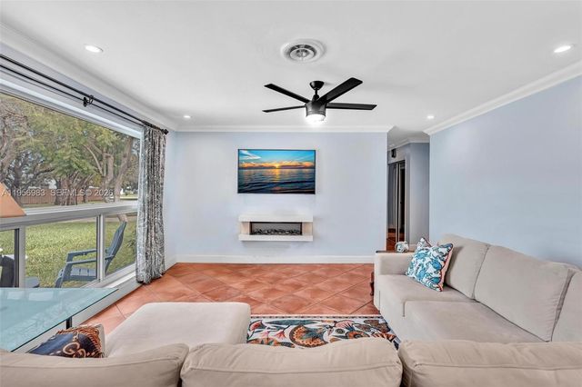 3192 Coolidge St, Hollywood, FL 33021