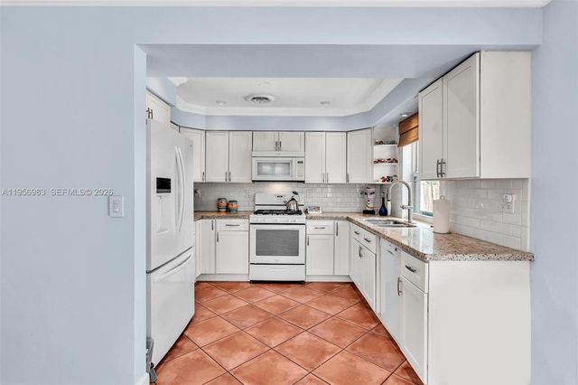 3192 Coolidge St, Hollywood, FL 33021