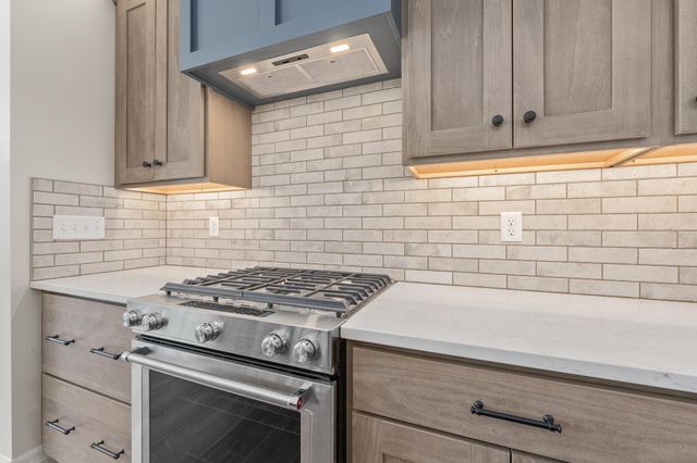 369 N Jackson Heights Ct, Wichita, KS 67206