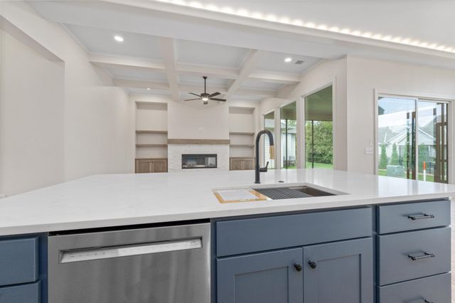 369 N Jackson Heights Ct, Wichita, KS 67206