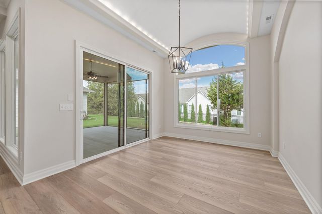 369 N Jackson Heights Ct, Wichita, KS 67206