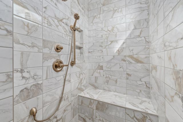 369 N Jackson Heights Ct, Wichita, KS 67206