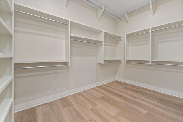 369 N Jackson Heights Ct, Wichita, KS 67206