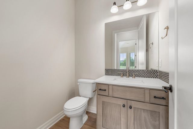 369 N Jackson Heights Ct, Wichita, KS 67206