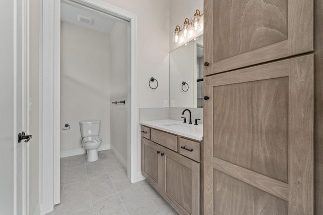 369 N Jackson Heights Ct, Wichita, KS 67206