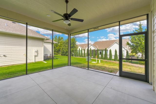 369 N Jackson Heights Ct, Wichita, KS 67206