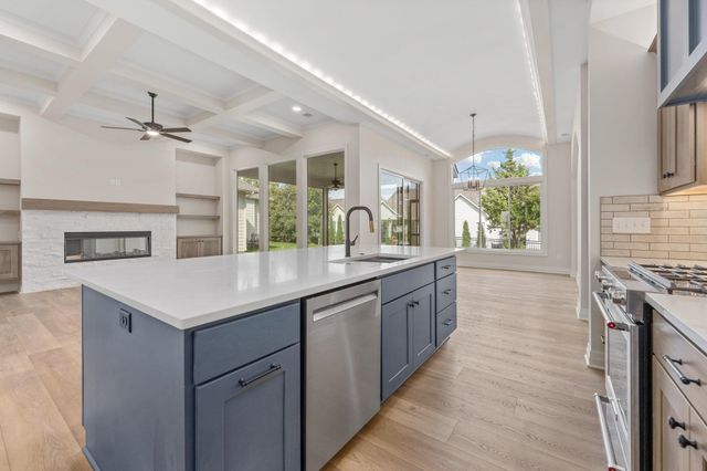 369 N Jackson Heights Ct, Wichita, KS 67206