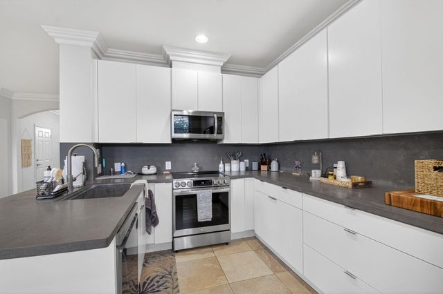 320 Via Villagio, Hypoluxo, FL 33462