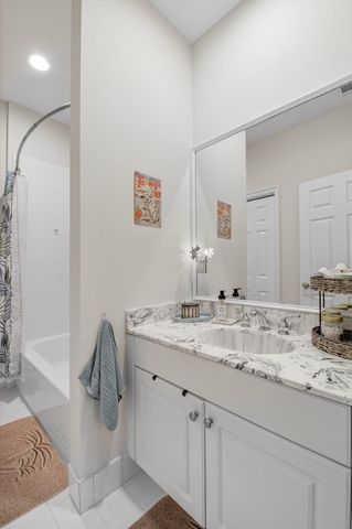 320 Via Villagio, Hypoluxo, FL 33462