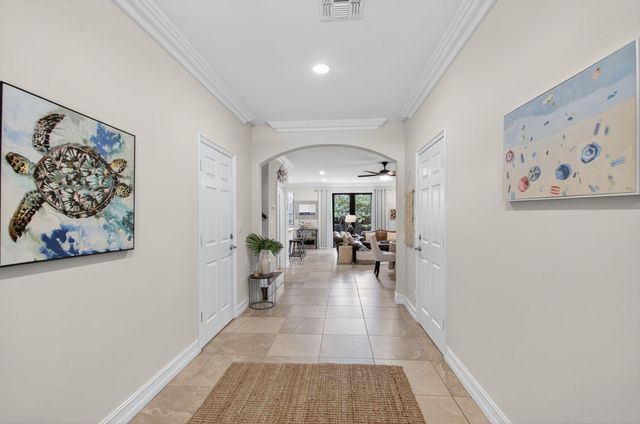 320 Via Villagio, Hypoluxo, FL 33462