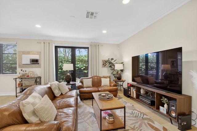 320 Via Villagio, Hypoluxo, FL 33462